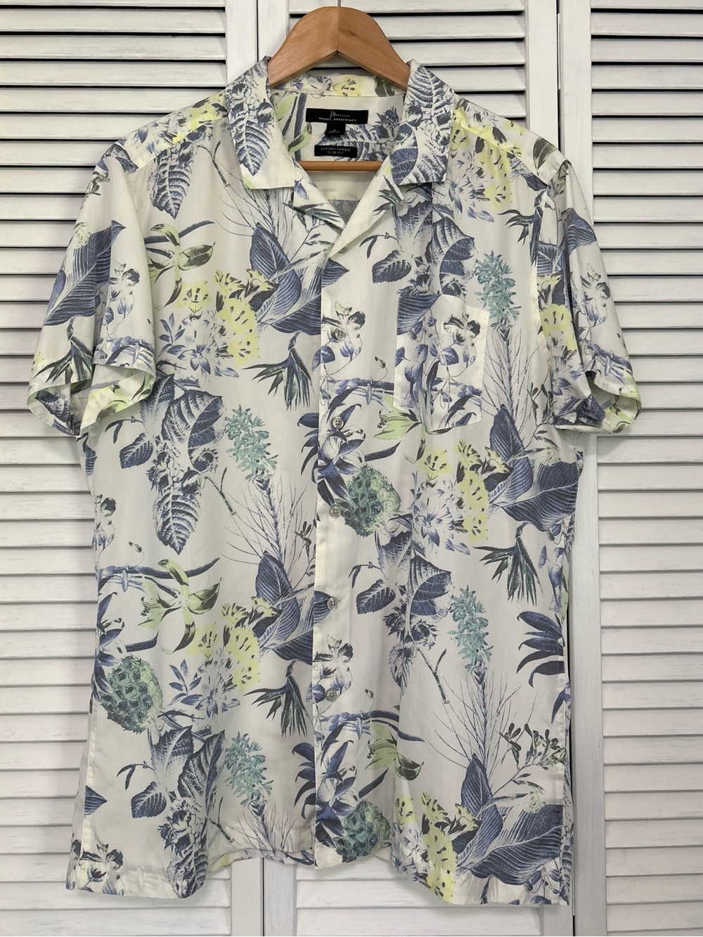 Marc Anthony White Short Sleeve Button-Up Shirt w/Blue & Green Floral  Size L